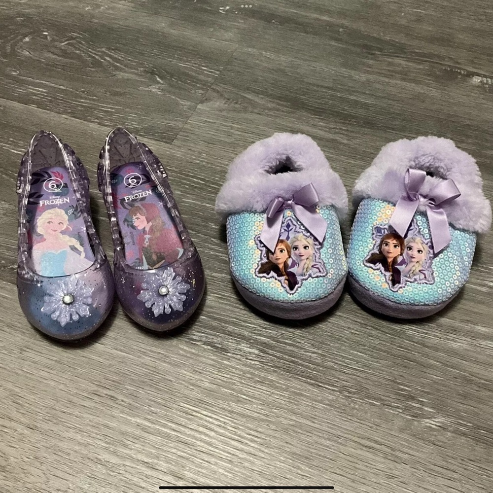 Disney Frozen Elsa and Anna Slip On Slippers Size 5/6, Purple Jelly Light Up Sz6